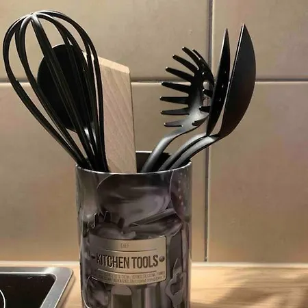 Melvyn Chanael - Proche Gare * サン・ルイ